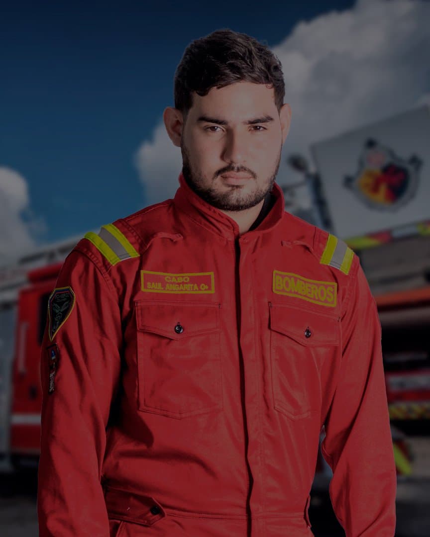 Personal de emergencia con prendas FR-RAGUEL