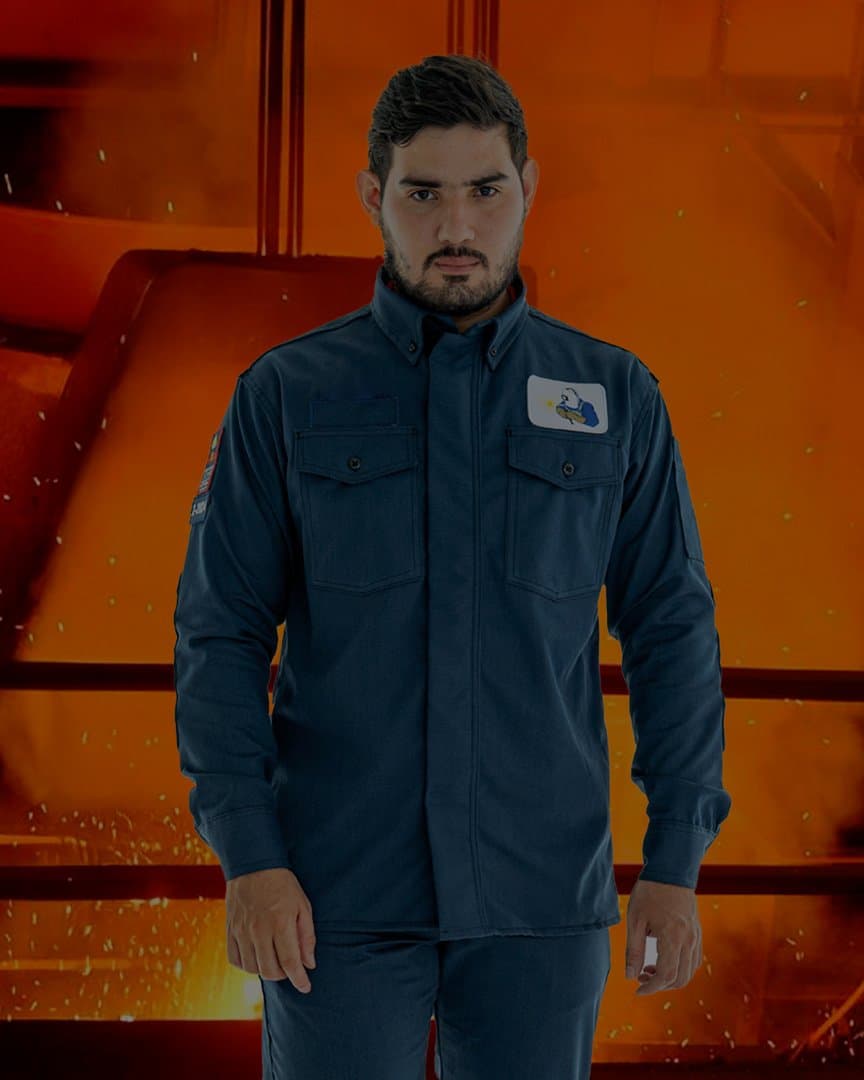 Soldador con traje MPR ROCHEL y refuerzo en mangas y piernas